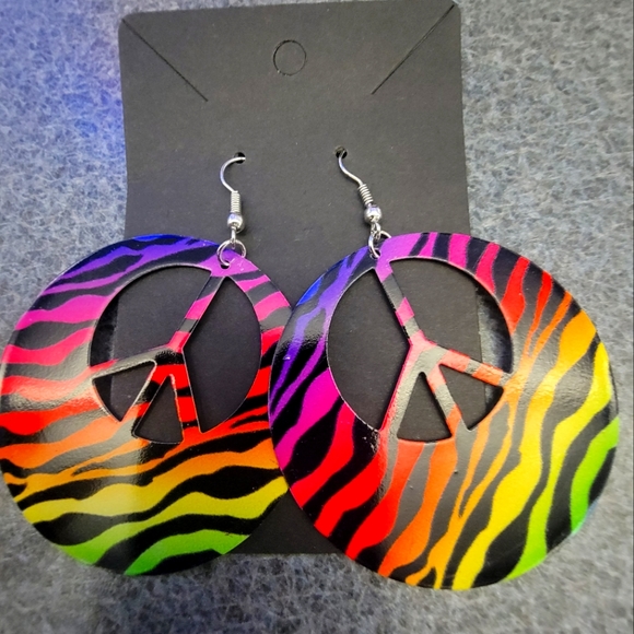 Multi-Colored Circle Earrings - Picture 1 of 1